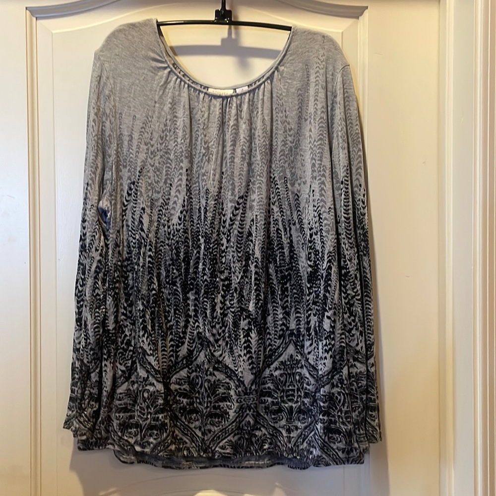 Chicos top, beautiful pattern, comfy